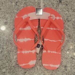 GAP Coral and White Flip Flops Tie-dye Size 8